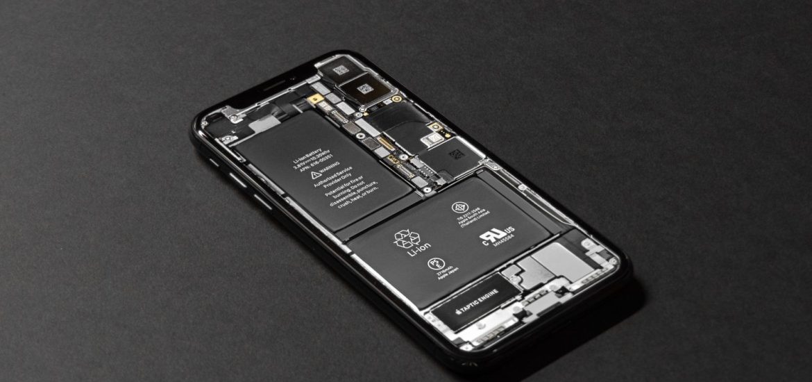 battery-black-background-cellphone-719399